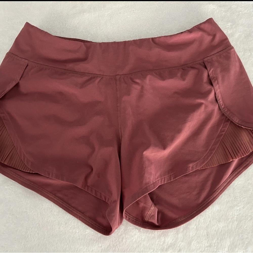 Lululemon Women 3” Auburn Dusty Rose Pink Play Off The Pleats Lined Shorts Sz 6